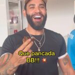 Lucas Lucco Instagram - O Embaixador aprovou nosso brownie proteico! 💥 6g de proteína, zero lactose e zero glúten em dois sabores: chocolate e capuccino @topwayfit