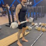 Lucas Lucco Instagram - Vamos terminar o ano de 2023 com mais de 200 academias! Mas tivemos um começo e eu tava lá acreditando!!! O brilho/sangue no olho e a certeza da vitória continuam aqui 🙏🏽🦅