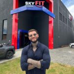 Lucas Lucco Instagram - Um dia fui treinar na smartfit, tava tão lotada q eu percebi ali mesmo que o Brasil precisava de uma rede de academias com o melhor custo benefício possível. Mais uma inaugurada, agora em Campinas/SP. Já são quase 100 e logo vamos dominar este mercado. Que assim seja 🦅 Campinas, Sao Paulo