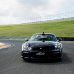 Lucas Lucco Instagram - Primeira vez que coloco meu carango na pista, logo com os melhores professores! Rubinho e Gerson são os culpados caso vcs me vejam correndo na @porschecupbrasil um dia desses viu? 🏁