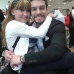 Lucas Lucco Instagram - Queria que o mundo soubesse o quanto essa moça da foto foi forte e importante pra mim!!! Conheci a Chalana @guerreirall em 2013 (foto 5). Desde então, ela foi em todos os shows possíveis e participou de inúmeros momentos especiais da minha carreira. Obrigado dona @nettoirani_ sei que a senhora apoiou muito a minha presença na vida dela. Agradeço muito por cada esforço que vcs fizeram pra estar perto quando possível. Nosso último encontro foi no dia 10 de setembro (foto 7). Eu congelei esse momento, vou guardar cmg aqueles sorrisos seus q eu consegui arrancar, suas lágrimas de felicidade e seu abraço que me incentivava a seguir firme. Que bom que eu te disse tudo que queria enquanto pude! Ainda posso, claro, através das minhas orações. Não vou me despedir. Até logo. Te amo pra sempre. Que Jesus te guarde!