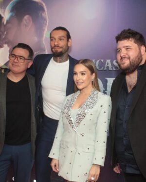 Lucas Lucco Instagram - Seja bem vindo RODEIO ROCK! 🤘🏾
Nessa quinta (05) meu primeiro filme em cartaz em todas as salas de cinema do Brasil! 
Uma comédia romântica pra sair da sessão com coração quentinho e dar boas risadas com os amigos e família. Viva o cinema nacional!!! 🇧🇷🎥