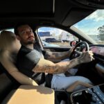 Lucas Lucco Instagram – Por esses dias eu tô com a nova Cayenne S by @porschebexp que tá com um motor v8 absurdo. Indo ao contrário da tendência dos híbridos/elétricos. Vcs acham que motores como esse vão ser cada vez mais raros?