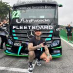Lucas Lucco Instagram - Final da AMG Cup em Interlagos e é claro que a maior rede de clínicas de estética masculina do BR @homenz.brasil tinha que tá presente. Não podia deixar de dar um rolê na truck insana do meu irmão @caiocastro, grande piloto!!! Dia especial pra quem gosta de velocidade!