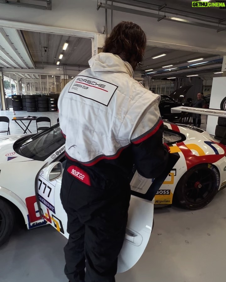 Lucas Lucco Instagram - Seja bem vindo carro 777!!! Mais alguns ajustes pra iniciarmos a temporada @porschecupbrasil 2024 com tudo lá em Goiânia 🏁🔥