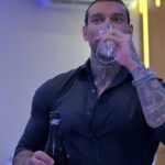 Lucas Lucco Instagram - Inaugurando a primeira clínica estética 100% masculina de Uberlândia @homenz_uberlandia. Melhor custo benefício de Transplante capilar do Brasil, plano de assinatura, botox, harmonização, MMP (tratamento capilar anti queda), depilação a LED, clareamento e alinhamento dentário (invisalign) e muitos outros serviços à disposição dos homens de Uberlândia e região.