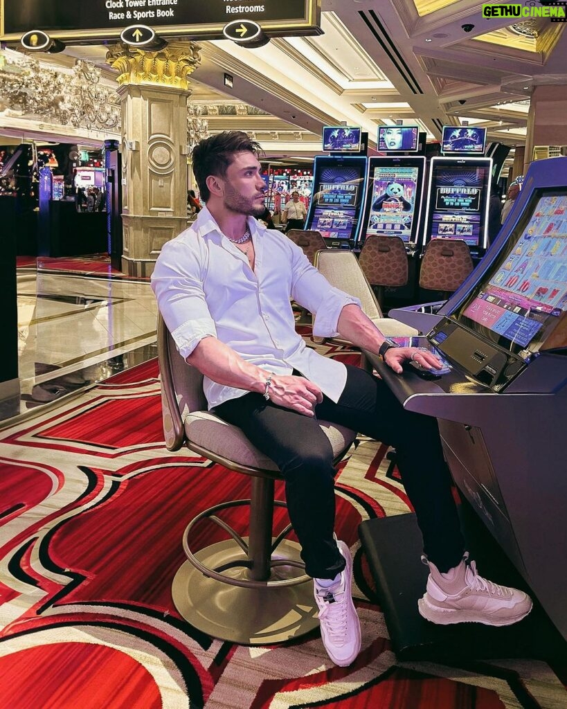 Lucas Viana Instagram - Failure doesn’t mean game over, it means try again with experience 🎯 Las Vegas, Nevada