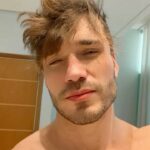 Lucas Viana Instagram - Expectativa de como eu gostaria de ficar pronto para os compromissos do dia a dia em apenas alguns segundos! Quem tá comigo nessa? 🙆🏻‍♂️