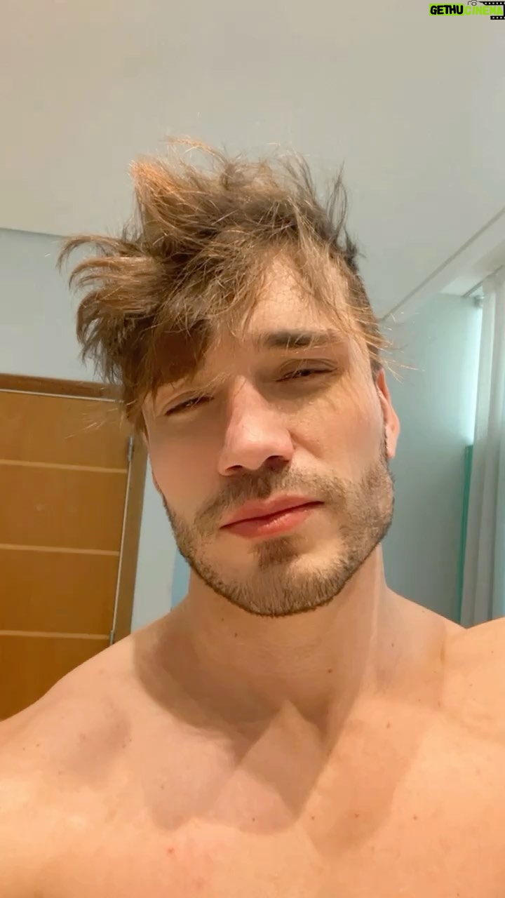 Lucas Viana Instagram - Expectativa de como eu gostaria de ficar pronto para os compromissos do dia a dia em apenas alguns segundos! Quem tรก comigo nessa? ๐๐ปโโ๏ธ