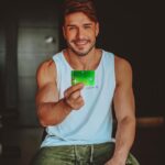 Lucas Viana Instagram - Live the boss life 😎 Com o cartão de pagamento mais estiloso em qualquer hora, não importa o lugar! Pré-registre agora @lanistar 💳 #publi São Paulo, Brazil
