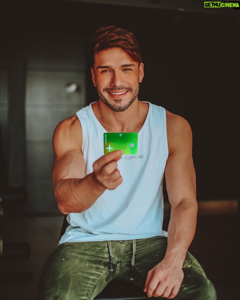 Lucas Viana Instagram - Live the boss life 😎 Com o cartão de pagamento mais estiloso em qualquer hora, não importa o lugar! Pré-registre agora @lanistar 💳 #publi São Paulo, Brazil