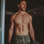 Lucas Viana Instagram - Acumule objetivos e não desculpas. Você é muito mais capaz do que imagina... Não permita que o medo de falhar seja maior que a vontade de se superar 🤟🏻 📸 @trumpas_ São Paulo, Brazil