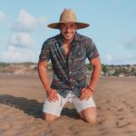 Lucas Viana Instagram - Meu sorriso não me deixa mentir, tô curtindo demais a vibe surreal desse lugar 🪁 Como faz pra não voltar pra casa mais? 🤪 Pipa, Rio Grande Do Norte, Brazil