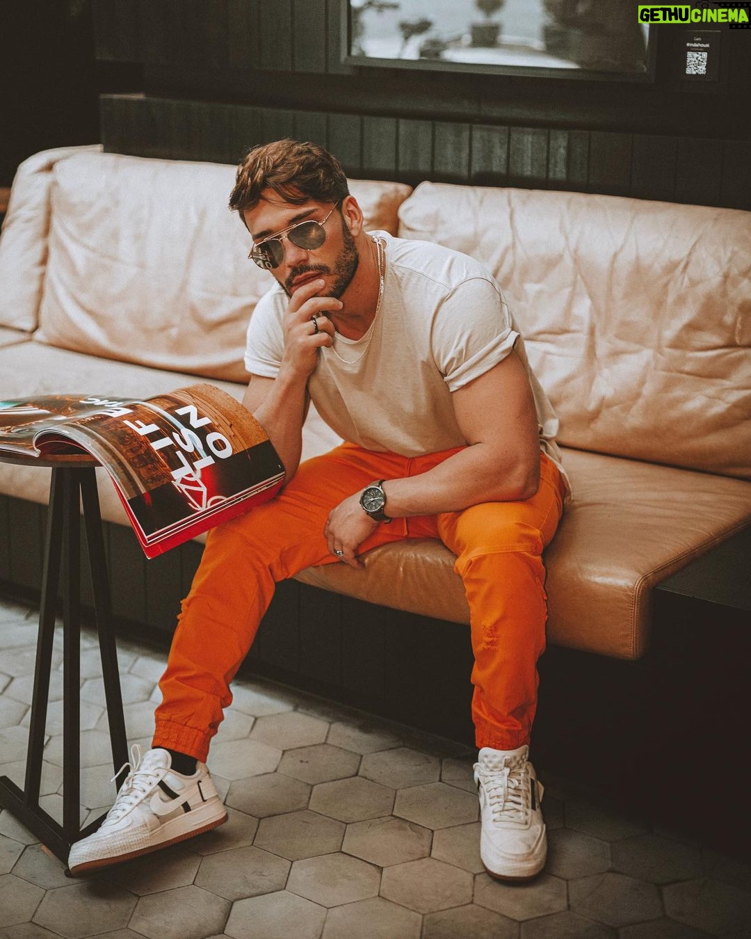 Lucas Viana Instagram - Não se esqueça, o seu único limite é a sua mente! O progresso vem para aqueles que persistem e o sucesso acaba se tornando uma consequência 💯💬 São Paulo, Brazil