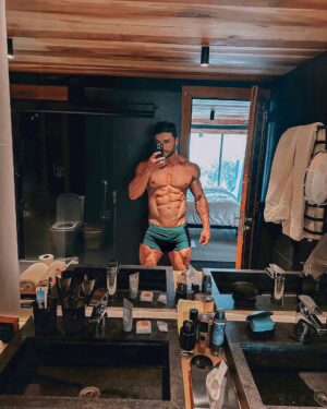 Lucas Viana Instagram - Achei perdida no rolo da câmera 🙃