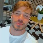 Lucas Viana Instagram - Roi... Já agradeceu pelo dia de hoje? Pensamentos positivos atraem surpresas incríveis! Não esquece, fechô? 😊🙏🏻 São Paulo, Brazil