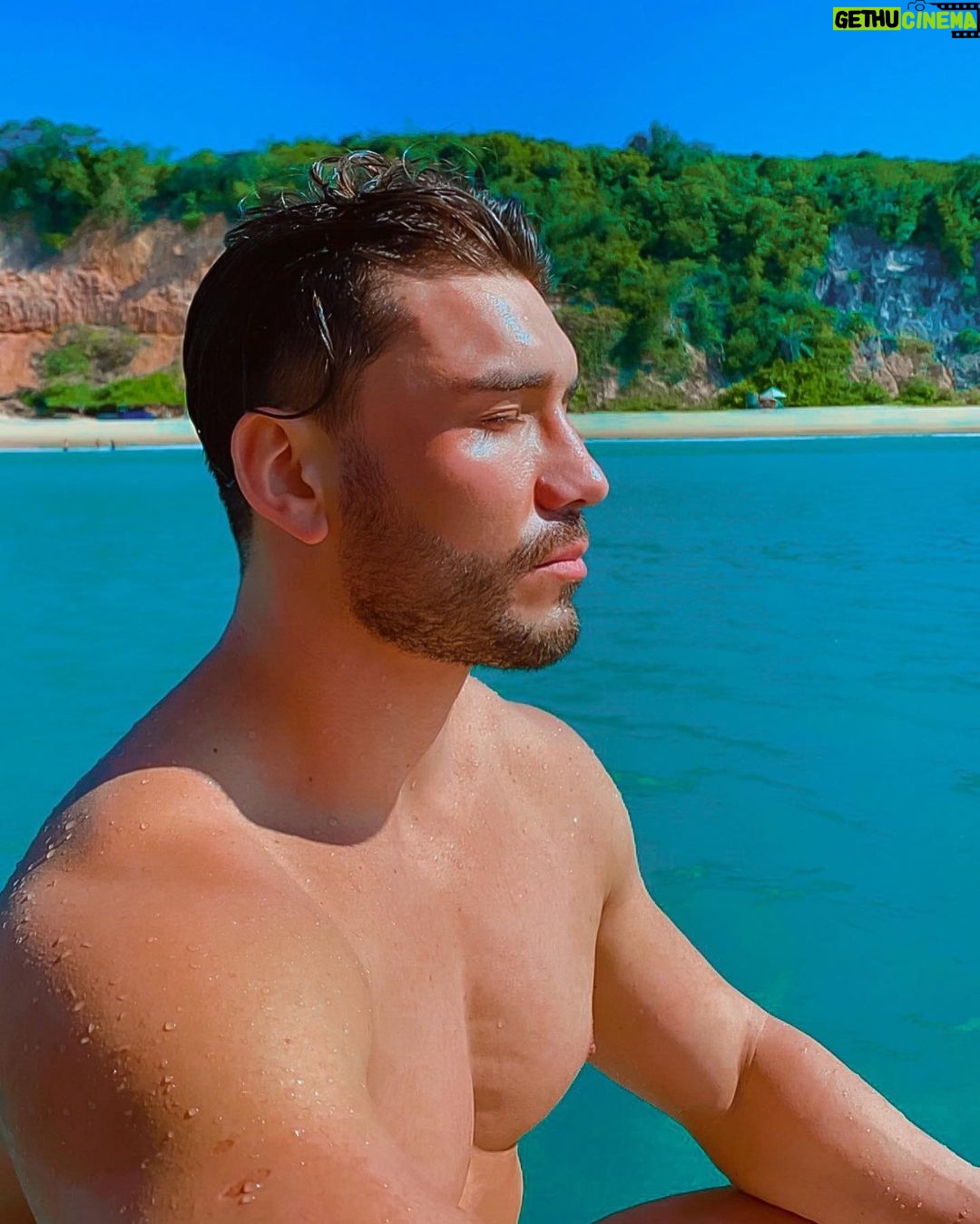Lucas Viana Instagram - Obrigado @ellystur por me proporcionar essa viagem incrível! É uma das melhores agências do Brasil e fazem roteiros incríveis pro mundo inteiro! Acompanhem lá no insta deles! ❤️ Pipa, Rio Grande Do Norte, Brazil