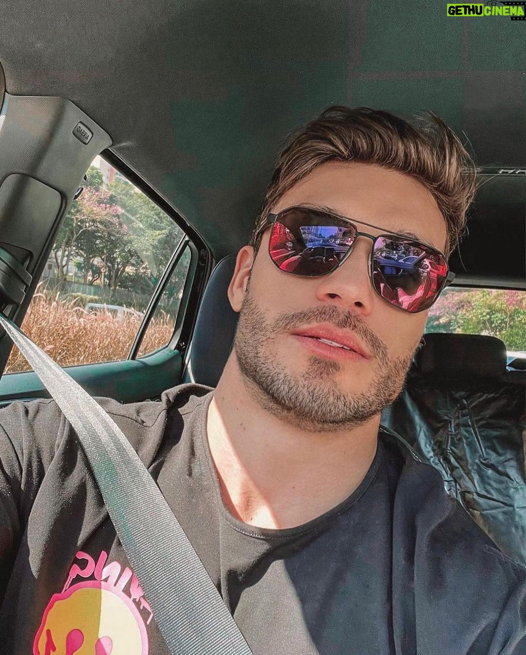 Lucas Viana Instagram - A expressão que só quem vive o trânsito de SP vai se identificar 🫠 Chuta aí quanto tempo levei pra fazer um trajeto que poderia ser de 20min: Tô No Trânsito