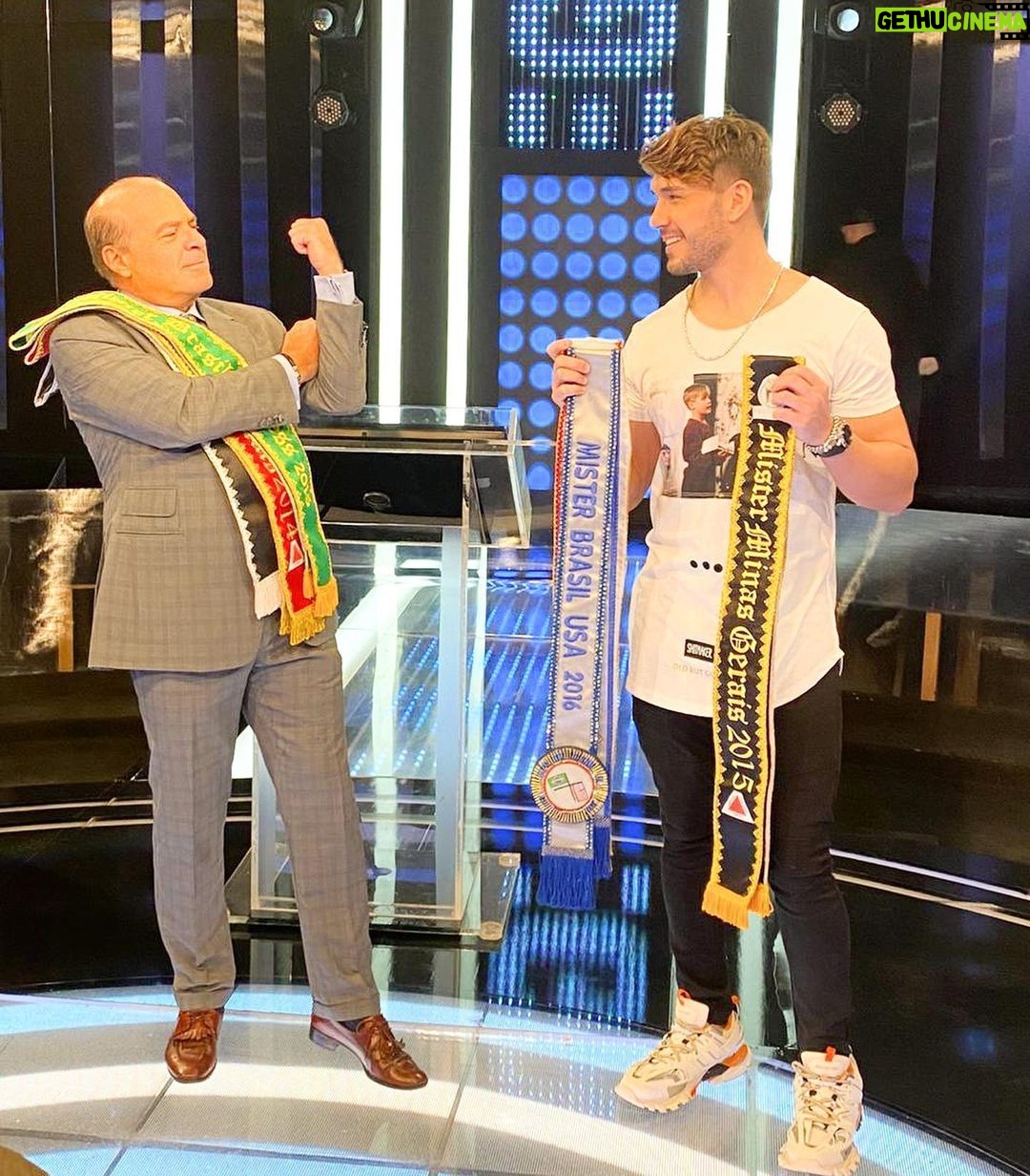 Lucas Viana Instagram - Rouba meus títulos não carai 😂 Hoje rolou a gravação do @megasenhareal e foi divertido demais! O resultado vocês conferem no próximo sábado (06/06) às 23 horas na @redetv! Não percam! Quem aí acha que eu mandei bem? 👀 Rede Tv