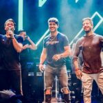 Lucas Viana Instagram - Dei trabai no palco do meu parceiro @wesleysafadao! Quem sabe faz ao vivo.. 😁 Aceitei o desafio e dancei a coreografia que já virou sucesso com o meu brother @fabiobigboss! rsrs.. Curtiram? Quero saber se já aprenderam os passinhos..🕺🏻✨