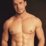 Lucas Viana Instagram - Adivinha quem eu quero te pegar... 😏