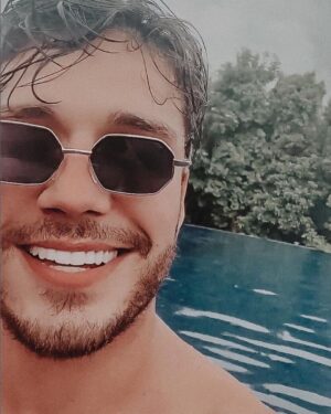 Lucas Viana Instagram - To vivendo... depois vejo se deu certo 😏