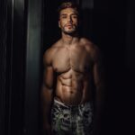 Lucas Viana Instagram - Depois desse post tô indo ali rapidão deixar a preguiça de lado e meter um treino no domingo mesmo 🏃🏻‍♂️🔥 rs quem vem comigo? 👊🏻