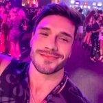 Lucas Viana Instagram - Selfie direto do último dia oficial de carnaval 🤟🏻 @nossocamarote Sambódromo da Marquês de Sapucaí
