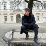 Lucas Viana Instagram - Se o Lucas de 20 anos atrás tivesse um encontro com o Lucas de hoje, aquele garotinho com certeza não poderia acreditar no que seus ouvidos escutariam. Era só ele acreditar nos planos de Deus e fortalecer cada dia mais sua relação com Ele, que muito mais do que sonhou se tornaria realidade na sua vida. Sim, aquele garotinho viu a neve e conheceu países que nem poderia imaginar que um dia pisaria. Viveu as experiências mais incríveis que qualquer um gostaria de viver. Aquele garotinho se tornou um homem extremamente abençoado. E ele nunca vai parar de lutar, dia após dia, para se tornar cada vez mais merecedor de todos os desejos que ainda guarda no seu coração. Obrigado, Deus. 🙏🏻♥️ Salzburg, Austria