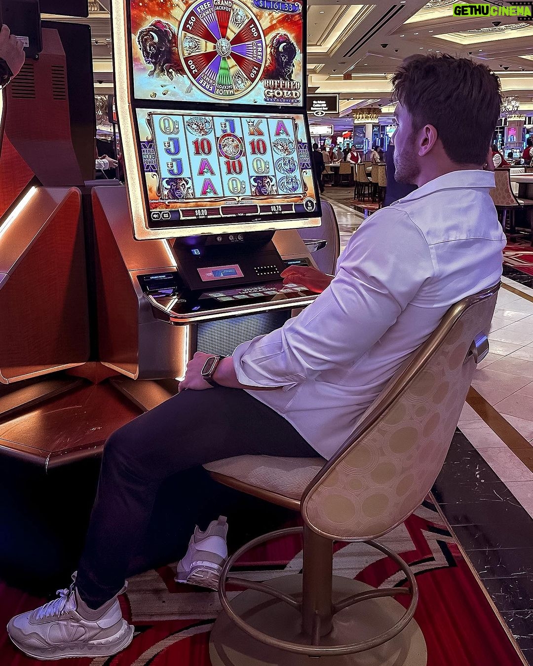 Lucas Viana Instagram - Failure doesn’t mean game over, it means try again with experience 🎯 Las Vegas, Nevada