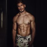 Lucas Viana Instagram - Depois desse post tô indo ali rapidão deixar a preguiça de lado e meter um treino no domingo mesmo 🏃🏻‍♂️🔥 rs quem vem comigo? 👊🏻