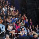 Luciano Huck Instagram - Você acertaria a pergunta do milhão de hoje? 👀💸 O Arthur fez história hoje no palco do @domingao! Não levou o milhão pra casa, mas chegou na pergunta final e saiu com R$300.000. Muito orgulho desse cara. Cria da escola pública, nunca deixou de estudar e correr atrás dos seus sonhos. Parabéns, Arthur! Que a sua trajetória sirva de inspiração para muitos outros jovens! Obrigado por dividir sua história hoje com a gente. ❤️