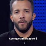 Luciano Huck Instagram - Você acertaria a pergunta do milhão de hoje? 👀💸 O Arthur fez história hoje no palco do @domingao! Não levou o milhão pra casa, mas chegou na pergunta final e saiu com R$300.000. Muito orgulho desse cara. Cria da escola pública, nunca deixou de estudar e correr atrás dos seus sonhos. Parabéns, Arthur! Que a sua trajetória sirva de inspiração para muitos outros jovens! Obrigado por dividir sua história hoje com a gente. ❤️