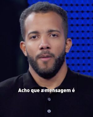 Luciano Huck Instagram - Você acertaria a pergunta do milhão de hoje? 👀💸

O Arthur fez história hoje no palco do @domingao! Não levou o milhão pra casa, mas chegou na pergunta final e saiu com R$300.000. Muito orgulho desse cara. Cria da escola pública, nunca deixou de estudar e correr atrás dos seus sonhos. Parabéns, Arthur! Que a sua trajetória sirva de inspiração para muitos outros jovens! Obrigado por dividir sua história hoje com a gente. ❤️
