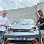 Luciano Huck Instagram - E aí, quer trocar? 😉 Qual a próxima cidade que eu deveria ir trocar meu @bydautobrasil com alguém na rua? To adorando isso! 😁