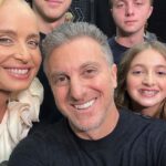 Luciano Huck Instagram - Muito obrigado por tanto carinho! Que dia especial ❤️