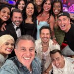 Luciano Huck Instagram - Obrigado família do @domingao 🫶🏻 #photodump