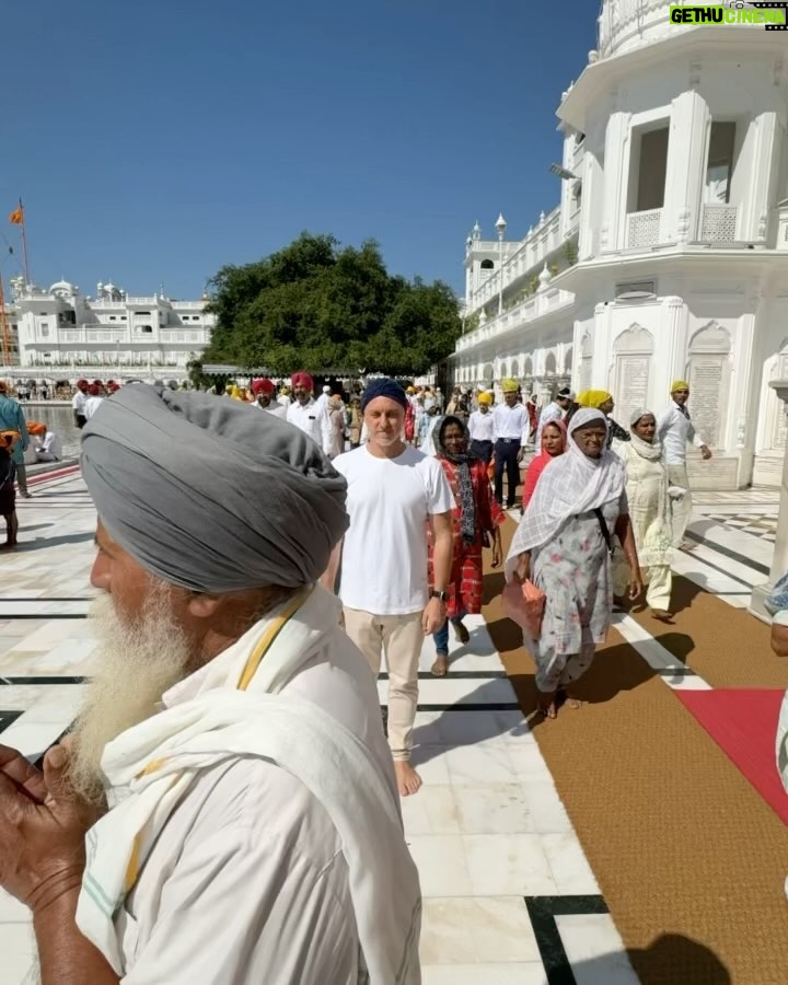 Luciano Huck Instagram - Registros da nossa passagem pela India. Uma das experiências mais intensas da minha vida. E valeu muito a pena. Breve no @domingao 📸 @isthisreal India : इंडिया