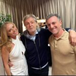 Luciano Huck Instagram - Uau. Um registro com um Beatle não da para fingir costume. @angelicaksy & @paulmccartney ❤️