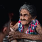 Luciano Huck Instagram – Uma das cenas mais poéticas e lindas que vivi nos últimos tempos. Dona Raimunda Marta tem 102 anos, desde os 17 vive em Clevelandia do Norte, às margens do Rio Oiapoque no  Amapá, vinda do Ceará. Louca por mim e agora estou louco por ela. Foi lindo. Obrigado @isthisreal. Lindas imagens. @domingao – LIGA O SOM, a conversa é muito boa.