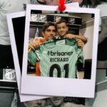 Luciano Huck Instagram – Assiste esse vídeo até o final!!

O @eujoaolucass tinha o sonho de conhecer o seu ídolo, o @richardgoleiro do Ceará e a gente deu uma forcinha para que esse encontro pudesse acontecer. 🥰🥅

Quem é Vozão de verdade assiste, comenta e compartilha! 🙌