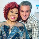 Luciano Huck Instagram – Que privilégio ter nascido em um país onde nasceu @alcioneamarrom. Sou louco por ela. Obrigado pela visita. ❤️ @domingao