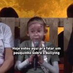 Luciano Huck Instagram – Essa é a @aliceribeiroficial. E ela tem uma lição importante pra nos contar: o respeito ao outro!

Ela tem Epidermólise Bolhosa, uma doença genética, hereditária rara que provoca a formação de bolhas na pele. A Alice é uma das crianças assistidas pela ONG  @jardimdasborboletas_  e nesse depoimento fez um apelo sobre o bullying.  Não faça com o outro o que não gostaria que fizessem com você! 

Você é demais, Alice! Adoraria te conhecer pessoalmente!!