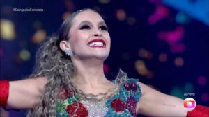 Luciano Huck Instagram - @carladiaz e @odiegobasilio mandaram muito bem no samba. 👏👏

Vocês curtiram?