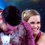 Luciano Huck Instagram - A Grande Final da #DançaDosFamosos já está se aproximando e chegou o momento de relembrar a trajetória de cada finalista até aqui. A @carladiaz e o @odiegobasilio marcaram essa edição com muito carisma e dedicação. 👏🥰 E aí, pra quem vai a sua torcida?