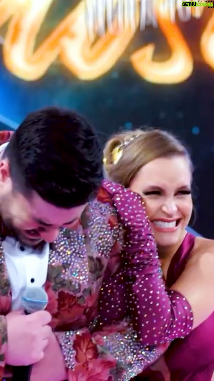 Luciano Huck Instagram - A Grande Final da #DançaDosFamosos já está se aproximando e chegou o momento de relembrar a trajetória de cada finalista até aqui. A @carladiaz e o @odiegobasilio marcaram essa edição com muito carisma e dedicação. 👏🥰 E aí, pra quem vai a sua torcida?