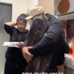 Luciano Huck Instagram - Que momento emocionante!! ❤️ A Maria Fernanda está concluindo o curso de Medicina Veterinária e entregou aos pais o último boleto da faculdade. Pela emoção, dá pra perceber que a família toda já sonha com essa formatura. 😍🎓 👏 Vídeo: mmafer__ | Tiktok