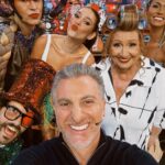 Luciano Huck Instagram – Estreamos o Quem Vem Pra Cantar com o pé direito. ❤️

Com a presença da minha amada amiga @pretagil. Depois de um ano intenso, é muito lindo vê-la no Palco do @domingao esbanjando alegria, saúde e luz.

Um domingo de carnaval especial, com direito a surpresa da @alcione que eu sou fã demais. Foi lindo! 😍

Obrigado, obrigado!