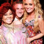 Luciano Huck Instagram – Celebrando os 50 anos do amor da minha vida @angelicaksy. Aqui vai um pouquinho do que foi a nossa noite que transbordou amor, amigos & família. Muuuuuito obrigado queridos @thbarbosa @alcioneamarrom @ferrugem @pedrosampaio @l7nnon  @helensancho @djmarinadiniz vcs fizeram toda a diferença. Uma celebração que ficará para sempre nas nossas melhores memórias. ❤️🙏🏻
