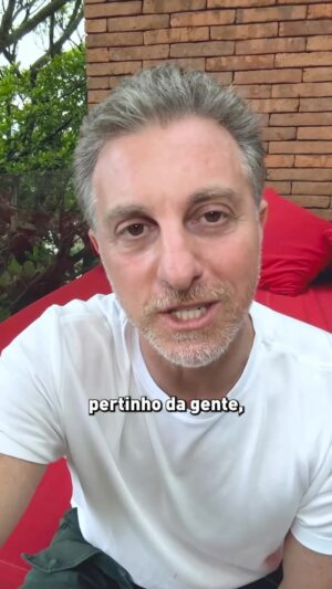 Luciano Huck Instagram - O final de semana no Rio de Janeiro foi marcado pela intensidade. A excitação generalizada pela chegada de Taylor Swift à cidade, o insalubre calor extremo, a tristeza devastadora com a trágica morte de uma fã, necessária apuração de responsabilidades, adiamento de show, chuvas e raios. Primeiro, registrar mais uma vez todo nosso carinho a família de Ana Benevides e, também, o que podemos e devemos pensar e repensar sobre tudo isso.